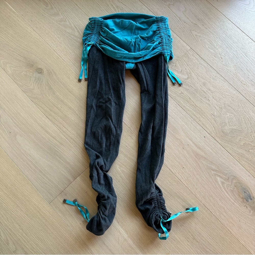 Lululemon Fold-Over Leggings Ruched
Ribbed Gray Heathered Laguna